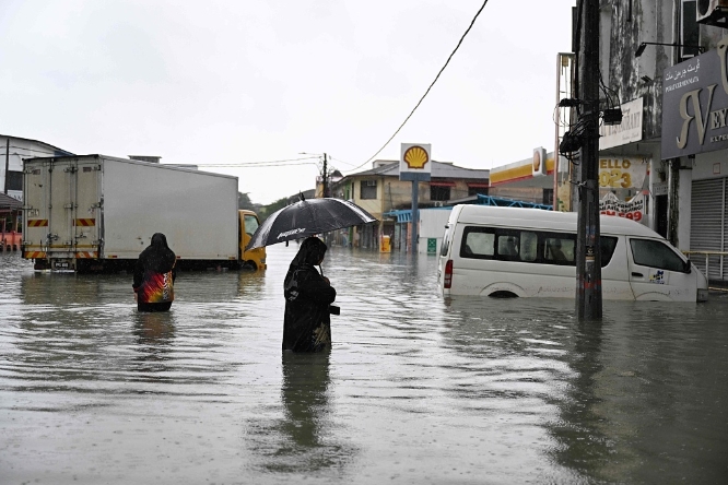 受强降雨天气影响，泰国、马来西亚多地遭遇严重洪灾-华闻时空