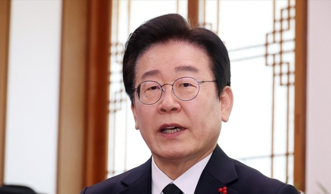 李在明遇刺一周年，韩在野党支持者接到威胁杀害李在明电话，韩国共同民主党发声-华闻时空