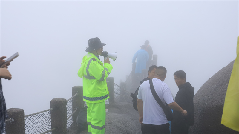图片[1]-天都小二哥：黄山之巅 靓丽人文风景线-华闻时空
