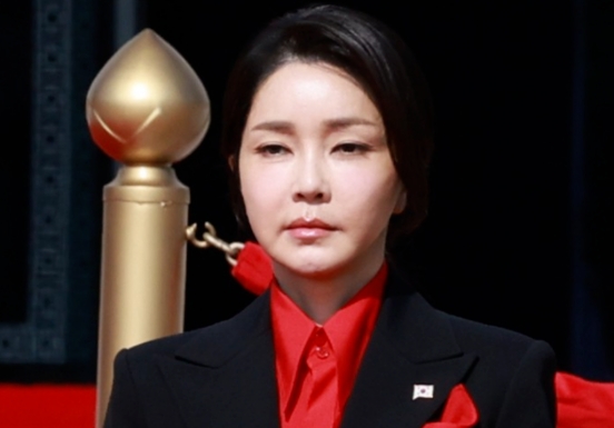 韩媒：韩国淑明女子大学初步判定，金建希硕士论文存在抄袭-华闻时空